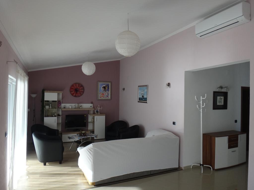 Apartments Selina Vinišće Habitación foto