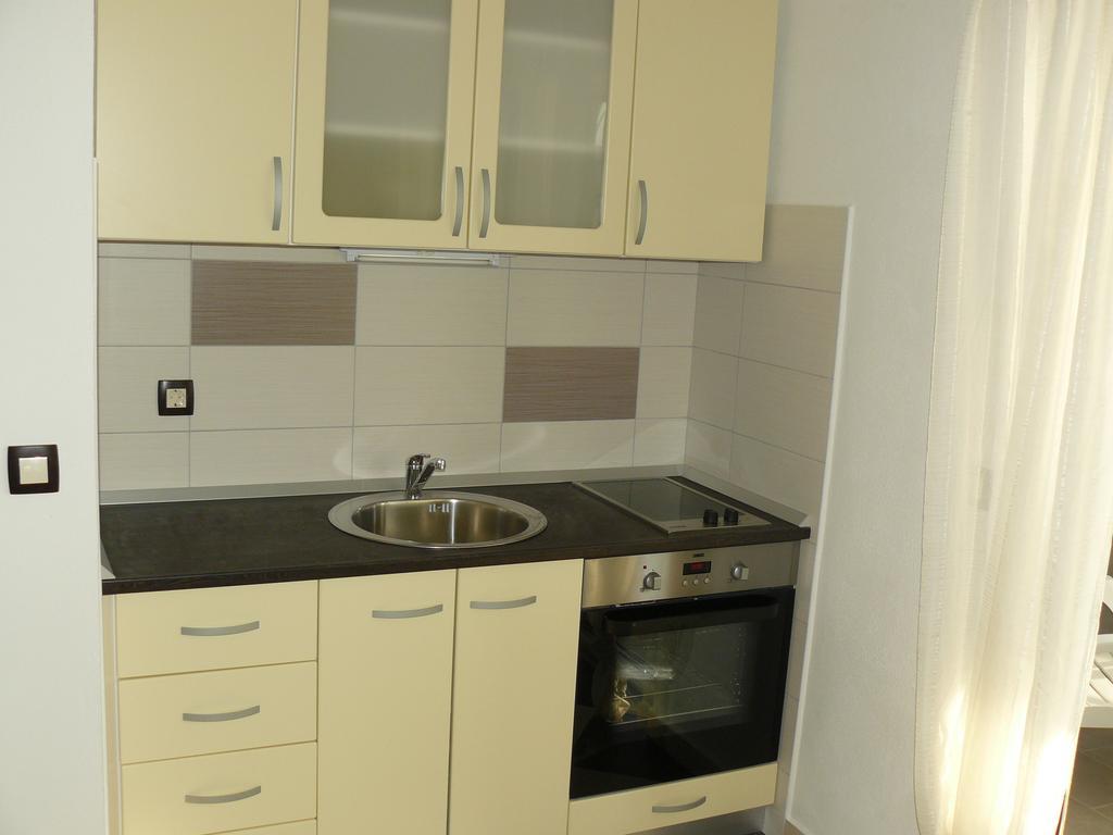 Apartments Selina Vinišće Habitación foto