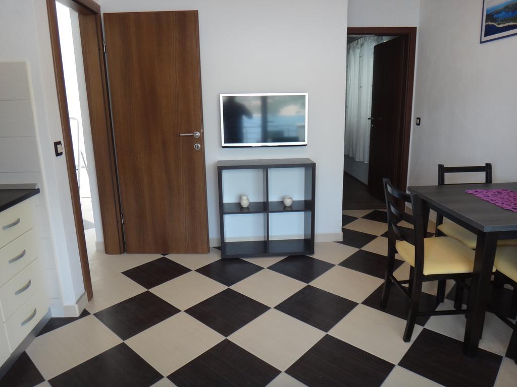 Apartments Selina Vinišće Habitación foto
